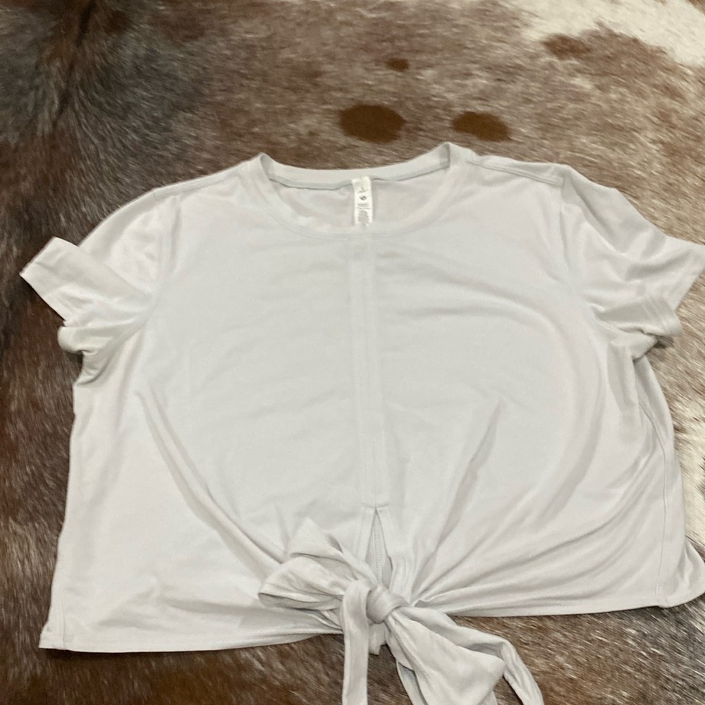 Lululemon cropped athletic top
